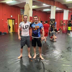 Shamil Abdulaev Instagram - Улыбаемся после тяжелой тренировки) @nur_anukskii  @fc_universal_fighters  #шеф_пашет#мма#грепплинг#тренировка#смешанныеединоборства#борьба
