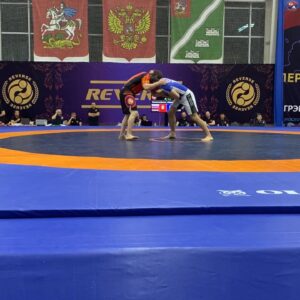 Shamil Abdulaev Instagram - Сегодня впервые поборолся на официальном кубке России по спортивной борьбе грэпплинг, не в своей весовой категории до 100 кг, и одержал победу. 

#грэпплинг #кубок #России #спортивная #борьба #берегите #ноги #universal #fighters