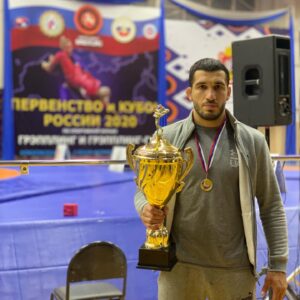 Shamil Abdulaev Instagram - Сегодня впервые поборолся на официальном кубке России по спортивной борьбе грэпплинг, не в своей весовой категории до 100 кг, и одержал победу. 

#грэпплинг #кубок #России #спортивная #борьба #берегите #ноги #universal #fighters