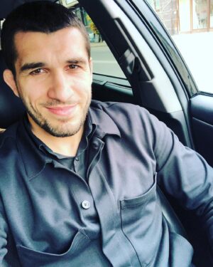 Shamil Abdulaev Instagram - Самые лучшие люди те, благодаря которым ты улыбаешься чаще всего.

#будни#суета