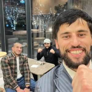 Shamil Abdulaev Instagram - Бойцы ММА и я)) 

#легенды