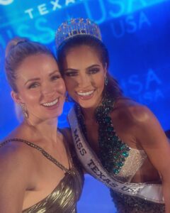 Shandi Finnessey Most Liked Photos and Posts