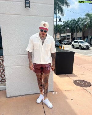 Shane Ray Instagram - 🌴🌴🌴🌴