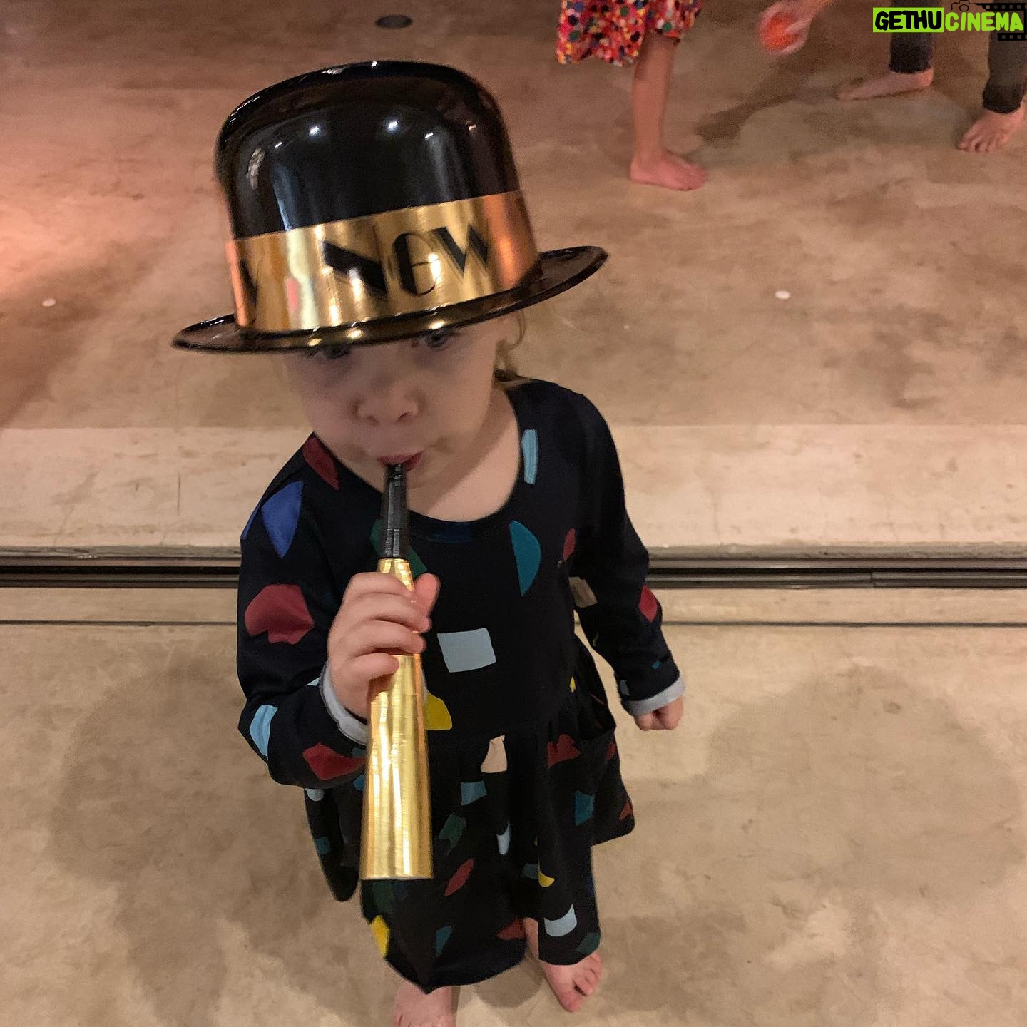 Shane Smith - 566 Likes - Happy new year errybody. 20 is ourn.