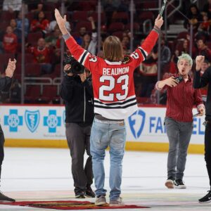 Shane West Instagram - Huge thanks to the @nhlblackhawks  for hosting the Cast & Crew of “You Don’t Belong Here”! What an awesome experience.
