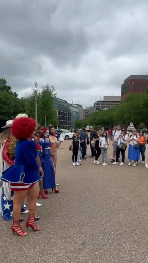 Shannel Instagram - Let your voice be heard 🗣️🇺🇸
VOTE.VOTE.VOTE.

@angeriavm @jorgeous_1 @ninawest @gottmik @vanessavanjie @plastiquetiara @roxxxyandrews @rupaulsdragrace @worldofwonder 

#allstars9