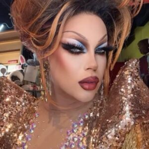 Shannel Instagram - It’s Monday, pumpkins. 💛💛💛

💇‍♀️ @mrkennethblake 
💎 @ampedaccessories 

#shannel #allstars9