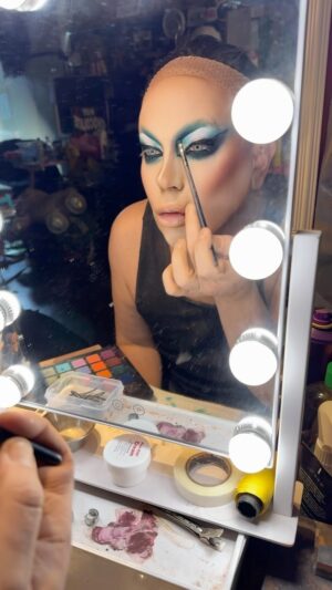Shannel Instagram - Getting ready for another amazing day at @dragbrunchvegas 

#shannel #allstars9