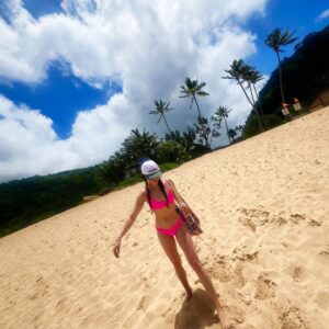 Shannon Dang Instagram - When Family reunions are a reminder that I’ll always be a little Island Girl at heart 🌺🤍🤙🏼Mahalo