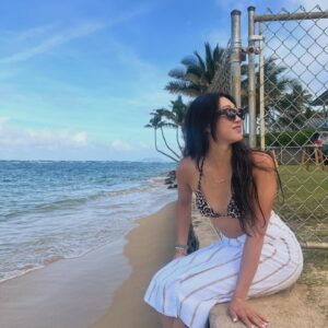 Shannon Dang Instagram - When Family reunions are a reminder that I’ll always be a little Island Girl at heart 🌺🤍🤙🏼Mahalo