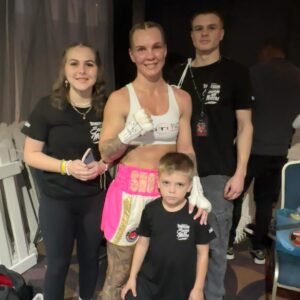 Shannon O'Connell Instagram - “Successful mother’s are not the ones that have never struggled. They are the ones that never give up despite the struggles” ❤️ 
Excited to be back 🥊
Happy Mother’s Day ❤️❤️❤️ 

#happymothersday #mothersday2024 #myworld #shotgunisback