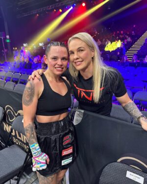 Shannon O'Connell Instagram - What a star 🌟 
Happy to see you back in there killing it girl. What a great battle by both girls last night 🙌🏽
#boxing #womansboxing #nolimitboxing