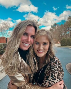 Shannon Stewart Instagram - Girls just want to have fun!!! 👯‍♀️ What a wonderful Sunday— an amazing church service surrounded by incredible people. I’m thankful that Jesus brings people into our lives at the perfect time, and He can also remove them at His appointed times. I love it when He introduces people who feel like we’ve known them our whole lives. Do you have a friend like that? ❤️