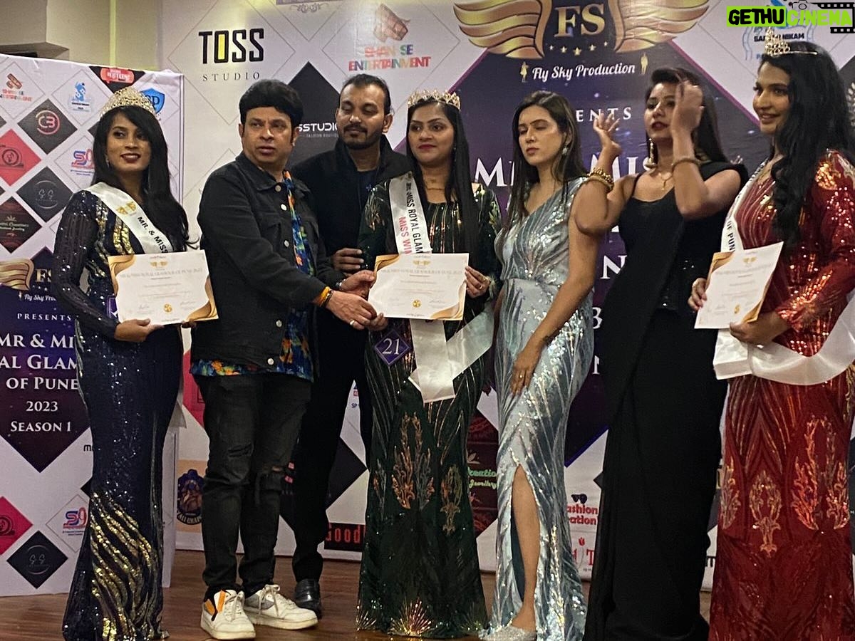 Shantanu Bhamare - 19.6K Likes - I was Celebrity Jury & Supporting Partner for FLY SKY PRODUCTION's Mr & Miss Royal Glamour of Pune 2K23, Beauty pageant season 1 !💯👍
YouTube Link : https://youtu.be/d99XLjeC1_w
For latest updates and to watch my upcoming videos please Subscribe to my YouTube Channel, Like and Comment on the Video on the YouTube ! 💯👍🙏🙏🙏 and Share / Forward it in all your Whatsapp Groups, in all your Contacts, with your Families, Relatives, Friends, Colleagues, in your various Associations and in your Wide Network 💯👍🙏🙏🙏
Show Organizer : Ajay Patil (CEO, FLY SKY PRODUCTION)
Juries :
Shantanu Bhamare (Bollywood Film Producer, Director & Actor)
Siddhi Gohil (Celebrity fashion Designer)
Sonali Kankhare (Fashion Designer)
Miss. Winner : Kamya Bhandari @kamyabhandari_0112
Miss. 1st Runner up : Aarti Mane
Miss. 2nd Runner up : Tanisha Limbkar tanishaaa__42
Miss. Best Smile Chhaya Khabale @chhaya.khabale
Miss. Best Ramp Walk Vijaya Makasare @vijjju2499
Miss. Best Attitude Vanshika Jaiswal @itsme__shivu996
Mrs. Winner : Kajal Kamble @kajuuu05
Mrs. 1st Runner up : Pooja Ghatule @p_ghatule
Mrs. 2nd Runner up : Pooja Bangad itspooja_b_official
Mr. Winner : Ashutosh Sankaye Patil @ashutoshsankayepatil
Mr. 1st Runner up : Ritesh Thorat @ritesh__thorat__offical
Mr. 2nd Runner up : Abhishek Swami @abhiswami1988
Teens Winner : Sharvari Kamble @__sharu7__
Kids Winner : Mahirah Shaikh @queen_mahirah_
Teens. Photogenic Face Vaishnavi Badgujar
Kids. Best Smile Savi Kulkarni
Kids. Best Attitude Manva Pangaonkar
Kids. Best Attitude Vedika Kayamkhede