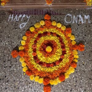 Shanthi Krishna Instagram - Hello.... varu varu... Idhu kando Nyaan thanne itta Pookalam 😀☺️.. kollaamo??🤔🤔😊😊.... Happy Onam🥰🥰