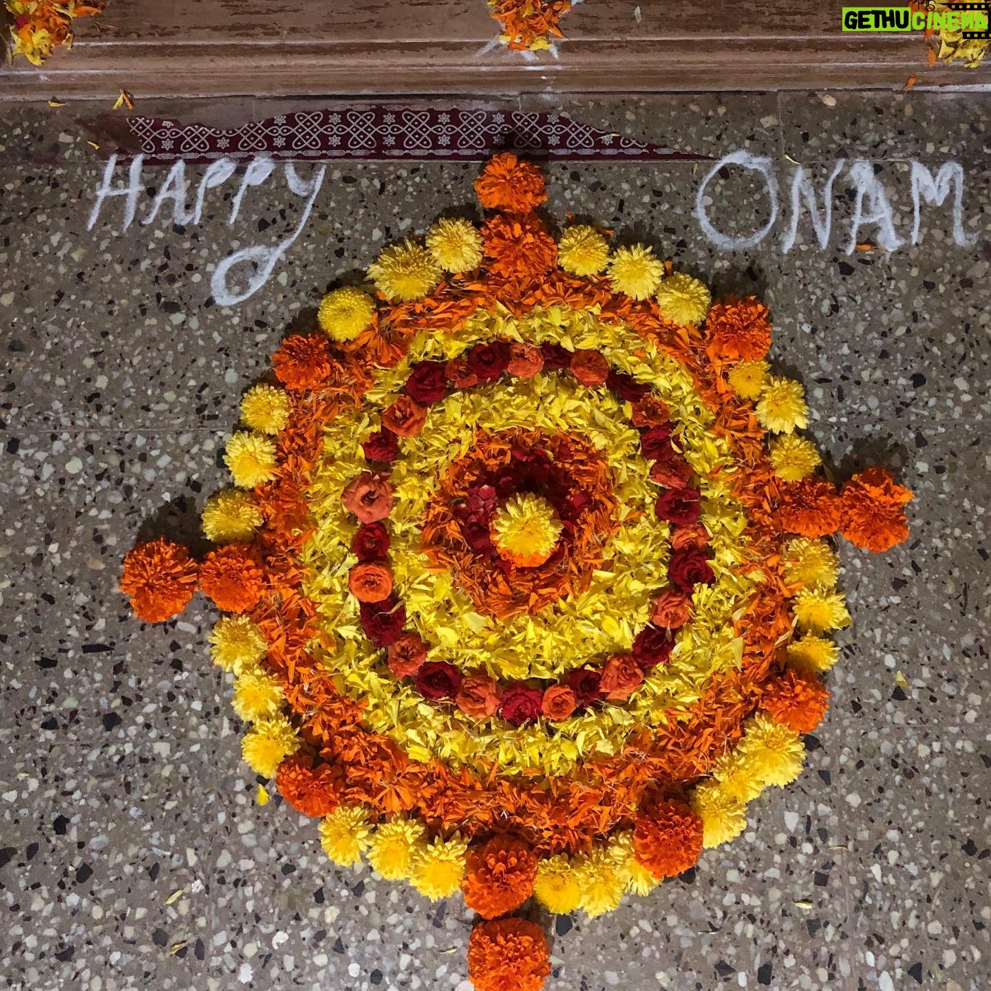 Shanthi Krishna - 648 Likes - Hello.... varu varu... Idhu kando Nyaan thanne itta Pookalam šāŗļø.. kollaamo??š¤š¤šš.... Happy Onamš„°š„°