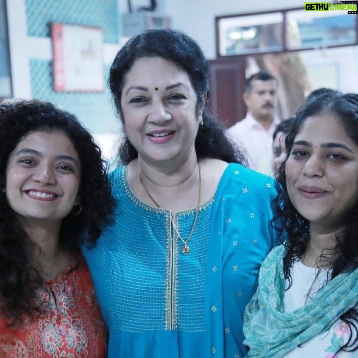 Shanthi Krishna - 667 Likes - New movie started āAnchu centum seleenaiyumā directed by Jexson Antony and scripted by Benny Nayarambalam.., with the talented Anna Ben for the first time and the lovely Srinda for the second time š.. excited to be working with a wonderful team.. Best wishes to the whole teamššš»š„°
@benanna_love @srindaa @e4entertainment