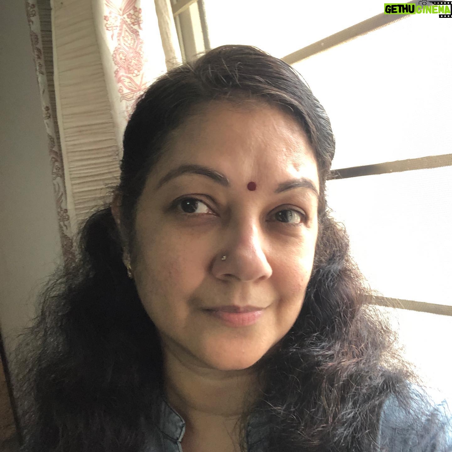 Shanthi Krishna - 1K Likes - My emotional selfies once again😬😀😀
1. How is the Covid out there?
2. Oh no getting worse n so frustrating...
3. No way.... Never be negative.. let’s think positive🙏😀
4. We humans will win this war soon against u COVID🤨.. ru listening??😡😡
5. And that’s a promise 👍👍
