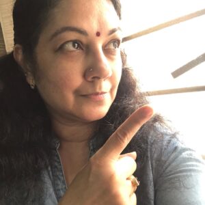 Shanthi Krishna Instagram - My emotional selfies once again😬😀😀
1. How is the Covid out there?
2. Oh no getting worse n so frustrating...
3. No way.... Never be negative.. let’s think positive🙏😀
4. We humans will win this war soon against u COVID🤨.. ru listening??😡😡
5. And that’s a promise 👍👍