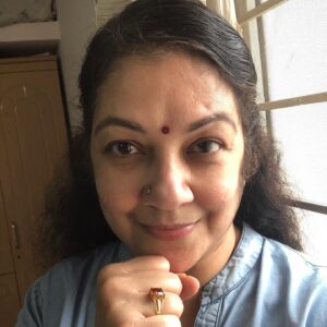 Shanthi Krishna Instagram - My emotional selfies once again😬😀😀
1. How is the Covid out there?
2. Oh no getting worse n so frustrating...
3. No way.... Never be negative.. let’s think positive🙏😀
4. We humans will win this war soon against u COVID🤨.. ru listening??😡😡
5. And that’s a promise 👍👍