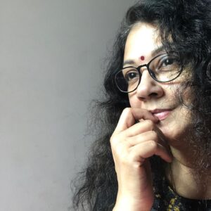 Shanthi Krishna Instagram - My lockdown emotional thoughts selfies:
1. How is the world out there now?
2. I am sure it is going to be as beautiful as ever..
3. In fact I believe it will be more fascinating with more love within ourselves for the world and everyone around us. God bless 🙏😀🥰