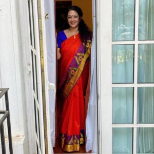 Shanthi Krishna Instagram - Hello.... varu varu... Idhu kando Nyaan thanne itta Pookalam 😀☺️.. kollaamo??🤔🤔😊😊.... Happy Onam🥰🥰