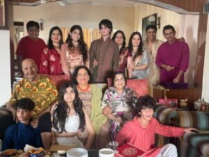Sharman Joshi Instagram - Hope you all are enjoying your Diwali

#happydiwali #festive #family #happiness