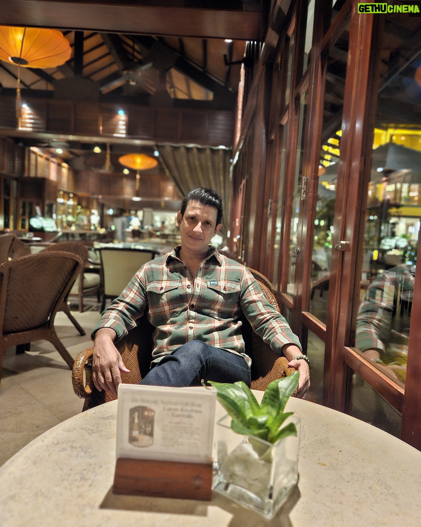 Sharman Joshi - 77K Likes - āOnce a year, go somewhere youāve never been before.āāThe Dalai Lama.
Happy to have come to @furama_resort_and_villas this time round!
#furama #furamaresort #furamaresortdanang #furamavillas #furamavillasdanang #danang #travel #tourism #vietnam @parkerr777
@rupalidean @deanakanksha