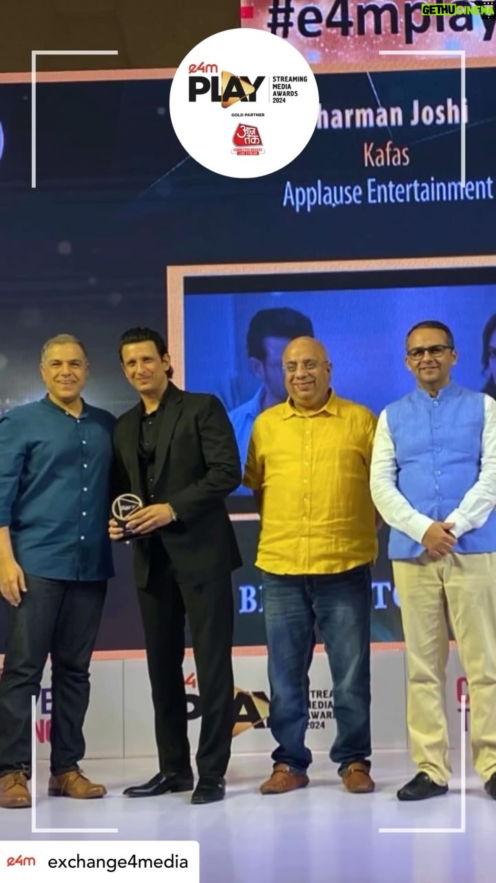 Sharman Joshi - 37.2K Likes - With unmatched talent and dedication, @sharmanjoshi clinches the #e4mPlay Best Actor award for his outstanding portrayal in Kafas👏🎬
#e4mPlay #OTTAwards #e4mPlay2024 #OTTCelebration #Mumbai