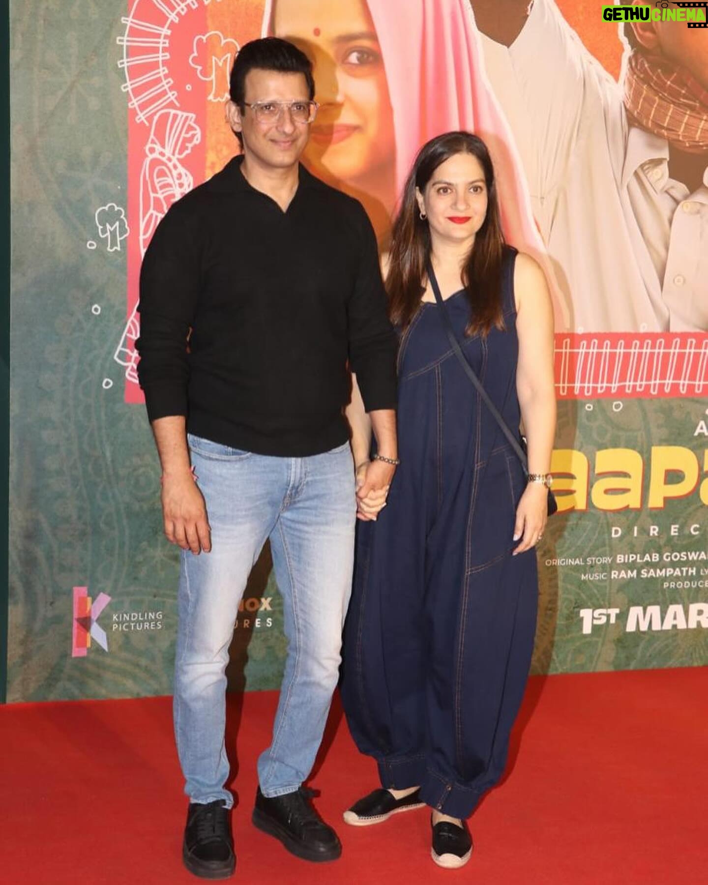 Sharman Joshi - 72.4K Likes - Fabulous Film, a must watch. Amazing Kiran @raodyness
@aamirkhanproductions
#laapataaladies #aboutlastnight