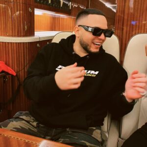 Sharo Torres Instagram - No vas a entender pero tampoco te lo voy a explicar. Lo unico que voy a decir es que seguimos modo #Premium⛽️ en via a #la167⛽🏁🔜
