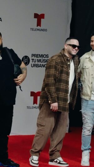 Sharo Torres Instagram - Recap de @premiostumusicaurbano @carbonfibermusicinc 🔥🔥🔥 💡💡💡💡❤️