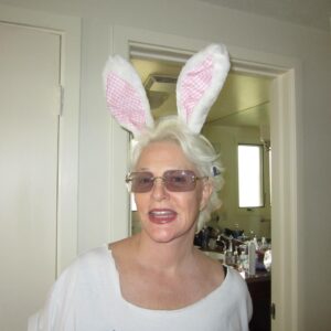 Sharon Gless Instagram - Happy Bunny Day to all my peeps!!!