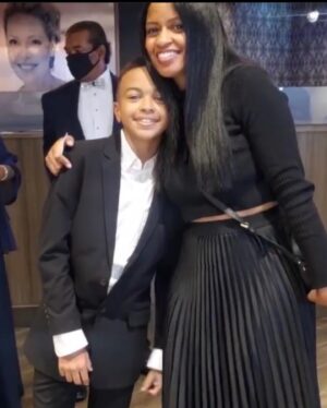 Shaun Dixon Instagram - #TheExitRow red carpet movie premiere. Thank you to my family that came out and supported the premiere of the film. Thank you @cine30.media for giving me this opportunity and believing in me. Thank you to the amazing cast and crew. Thank you @kimberlycrandall for helping me to become the best version of “BJ”, I appreciate you. Dreams do come true and please never give up on them.  So excited the journey has just begun. Love you all.
#childactor #industrykid #moviepremiere #trustingod #supporteachother #indiefilm #nike