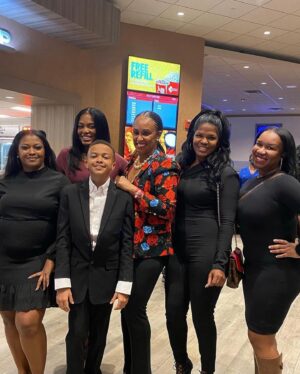 Shaun Dixon Instagram - #TheExitRow red carpet movie premiere. Thank you to my family that came out and supported the premiere of the film. Thank you @cine30.media for giving me this opportunity and believing in me. Thank you to the amazing cast and crew. Thank you @kimberlycrandall for helping me to become the best version of “BJ”, I appreciate you. Dreams do come true and please never give up on them.  So excited the journey has just begun. Love you all.
#childactor #industrykid #moviepremiere #trustingod #supporteachother #indiefilm #nike
