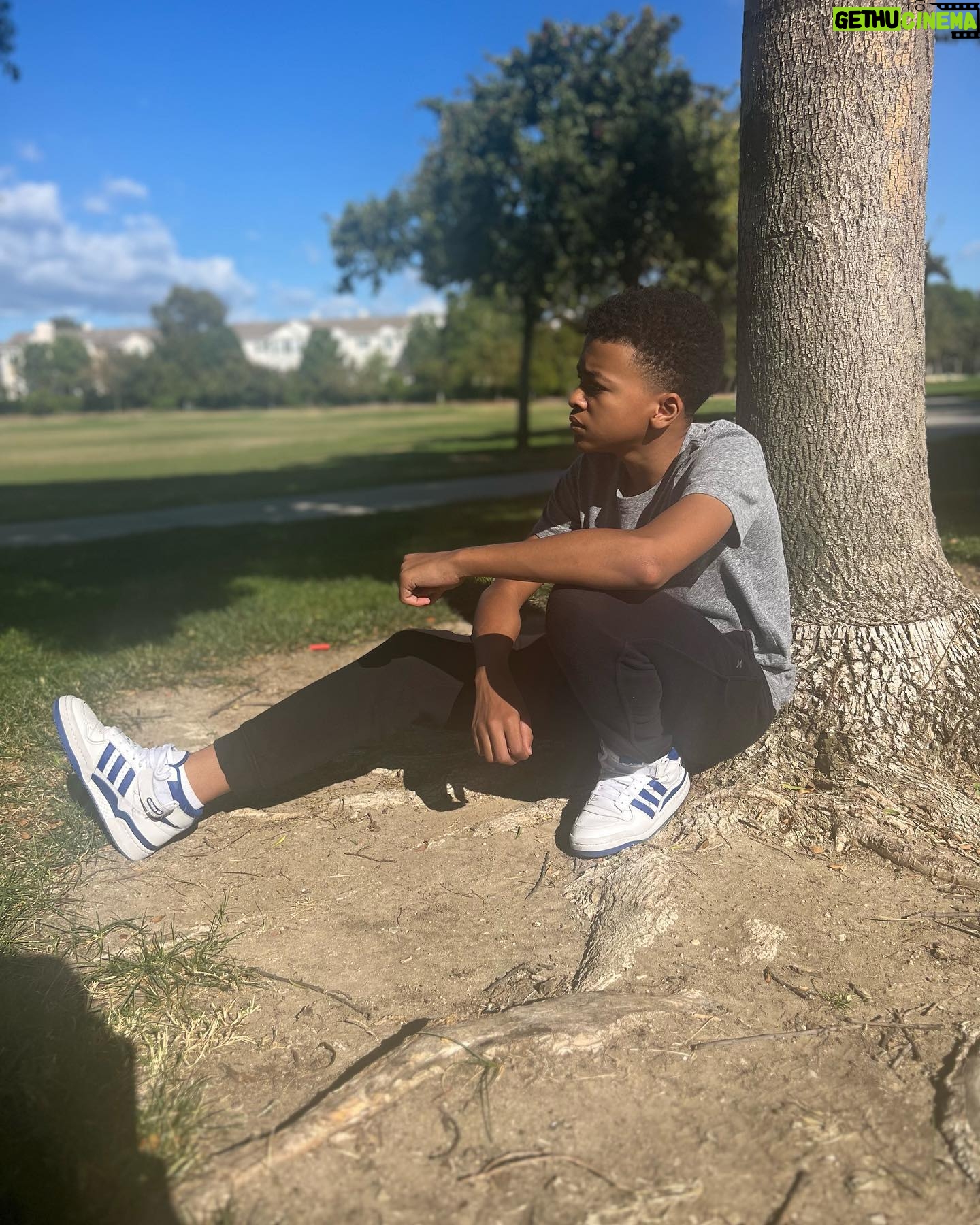 Shaun Dixon - 5K Likes - Peaceful vibes…
#shaundixon #actor #outsidechillin