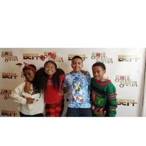 Shaun Dixon Instagram - Celebrating with family and friends @iambrookemonroe watch party for her feature film, so proud of her 🥳🎊. Watch out world! 💫 #soulsanta #funtimes #proudmoments #childactors

#dharmannfam #dharmannactors #explore