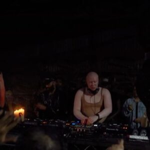 Shaun Ross Instagram - WHAT NIGHT @thishorseflies 

Video  @byjosco