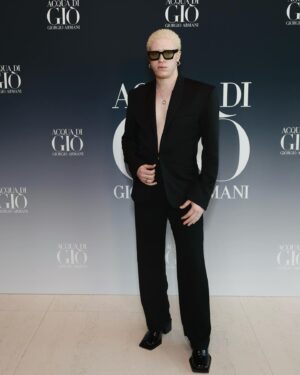 Shaun Ross Instagram - celebrating @armanibeauty with the launch of 
ACQUA DI GIO new perfume 
#armanibeauty