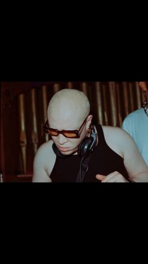 Shaun Ross Instagram - Fall in love with someone or yourself at @partystardust 

Thank you for this @mr_jonathantaylor