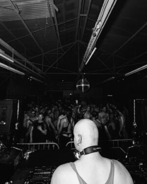 Shaun Ross Instagram - @thishorseflies thank you for allowing me to cultivate how I see music in such a space. The crowd was incredible. Thank you @rushlikeathrill for setting the tone and blessing the room @dorion.bodii & @iamwinstonjj for telling a story for the night to see. This was a night to remember !! 

Captured by @jay.thehuman 

#housemusic #rave #blackqueer #blacklgbt #blackexcellence #undergroundrave #deephouse #deephousemusic