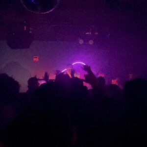 Shaun Ross Instagram - ENERGY  in NYC for @cocoandbreezy TOUR at @elsewherespace / thank you ladies for such a wonderful night!! We were SWEATING !