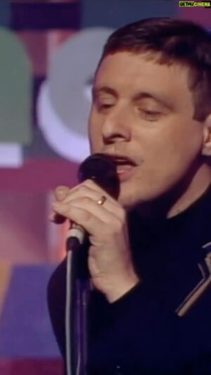 Shaun Ryder Instagram - #WBW
.
Happy Mondays performing Stinkin Thinkin’ on Top Of The Pops in 1992 🎙️
.
#HappyMondays #ShaunRyder #SWR #TOTP #WayBackWednesday