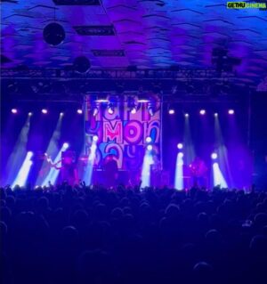 Shaun Ryder Instagram - See you tonight Glasgow!!! 🏴󠁧󠁢󠁳󠁣󠁴󠁿
🥳🕺🏻🪇🍉
.
Limited tickets for other shows available here 👇🏻
.
https://linktr.ee/happymondaysofficial 
.
🎥 Anita Heryet
.
#HappyMondays #Tour #Livemusic