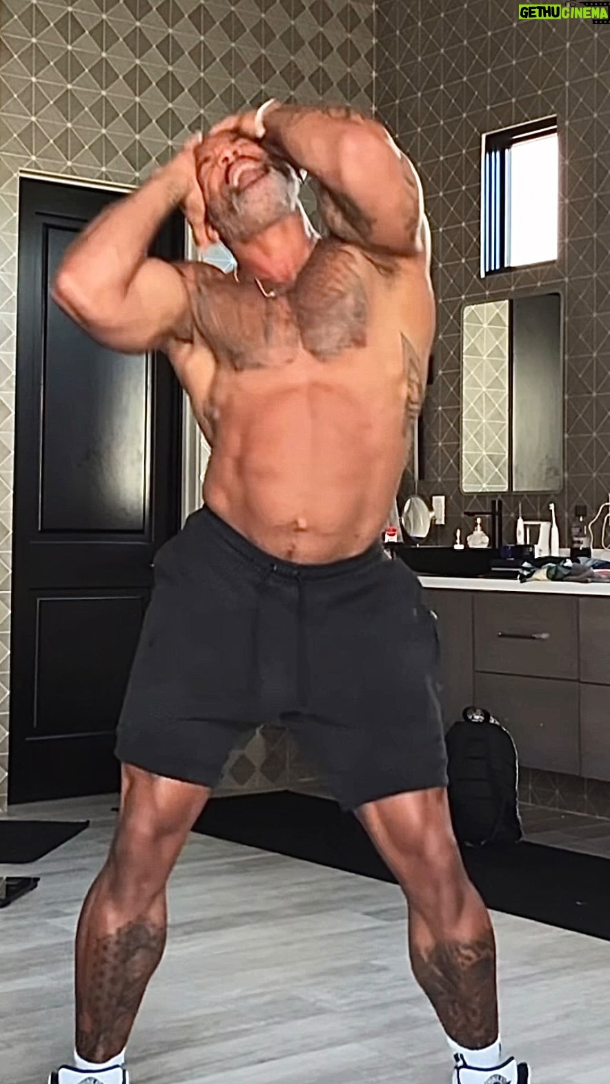 Shaun T - 7.6K Likes - 🤍Don’t let something that’s supposed to be rewarding be a detriment to your happiness! Continue to thrive by being the amazing person that you are!
#mentalhealth
Choreo by: @brettsewell_