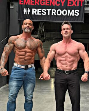 Shaun T Instagram - 🤜🏾🤛🏼Clash of the fitness titans right here! A combined 50yrs of experience helping people transform into the best versions of themselves and guess what???? We are gonna combine forces! STAY TUNED!
#fitness #transformation