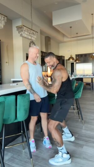 Shaun T Instagram - He’s always down! ALWAYS! ♥️ 
#love
