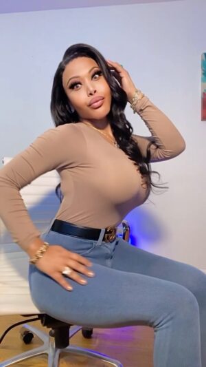Shauna Brooks Instagram - Follow & LIKE my LAST post on @theshaunabrooks