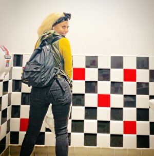 Shauna Brooks Instagram - 🤔Do🫣NON-BINARY/GNC folk STAND or SIT😩⁉️