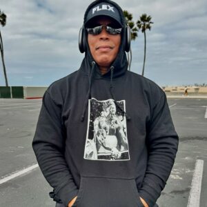 Shawn Ray Instagram - Let’s go!!!!!!!🔥🔥🔥🔥
Be sure to drop a DM for the “WTFisSR” T-shirt/ hoodie at @getflexed 🔥👌🏾💪🏽
#GefFlexed #Flex #Hoodie #Tshirts